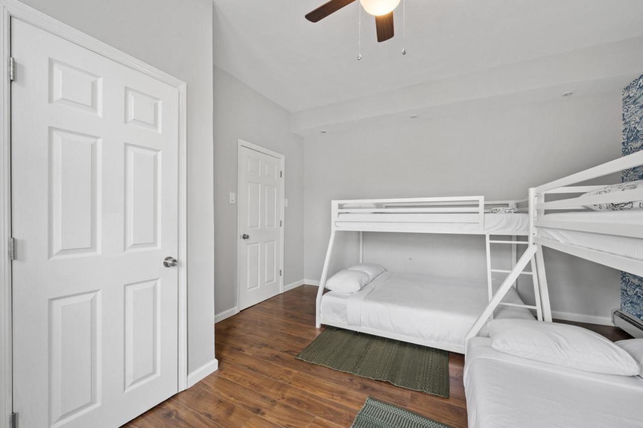 The Rainforest I Sleeps 16 20m To Nyc Free Parking Holiday home New York